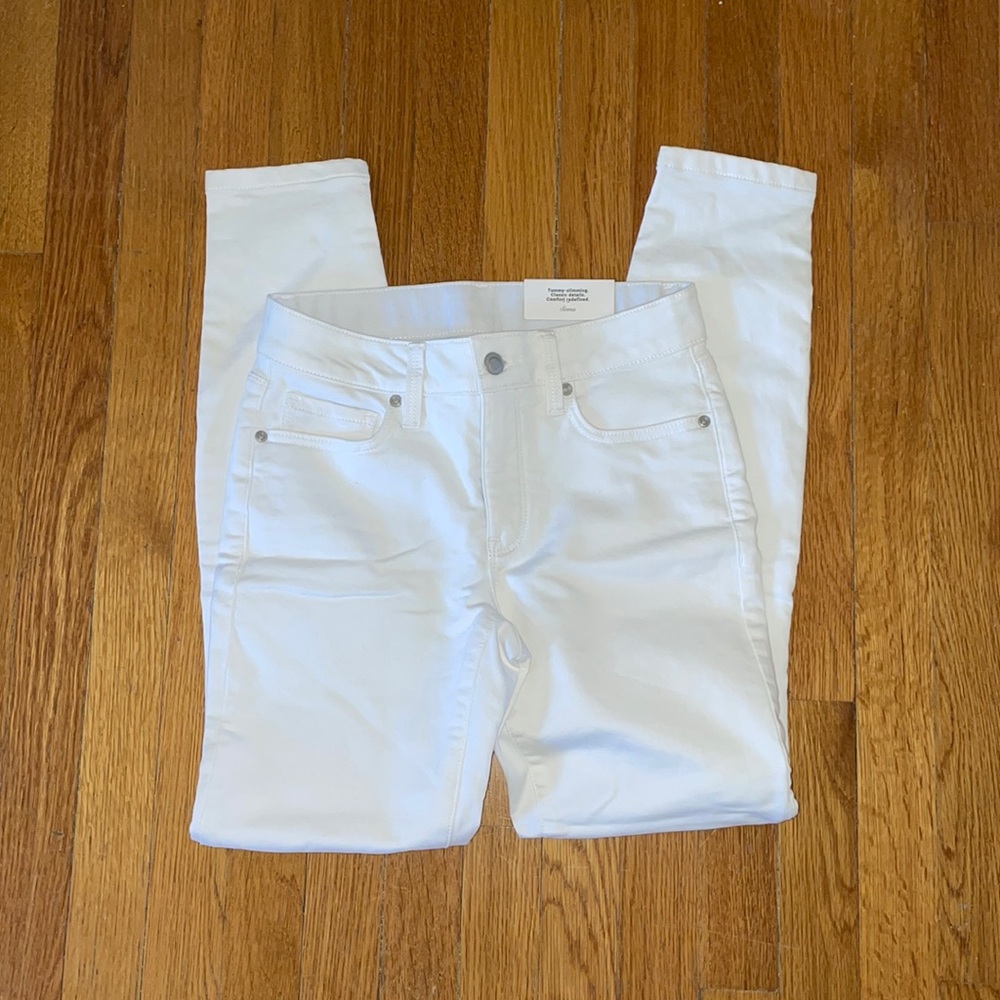 Soma XS slimming white five pocket jeans nwt